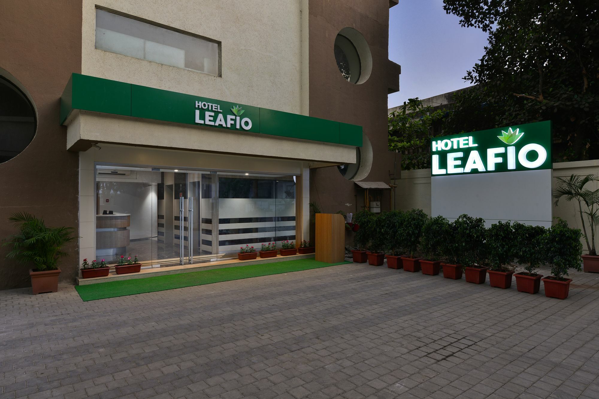 Hotel Leafio Bombay Esterno foto